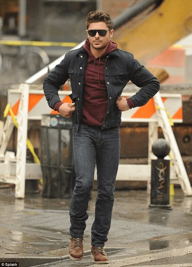 Zac Efron caught in seedy sex shop but its just for his new film 1